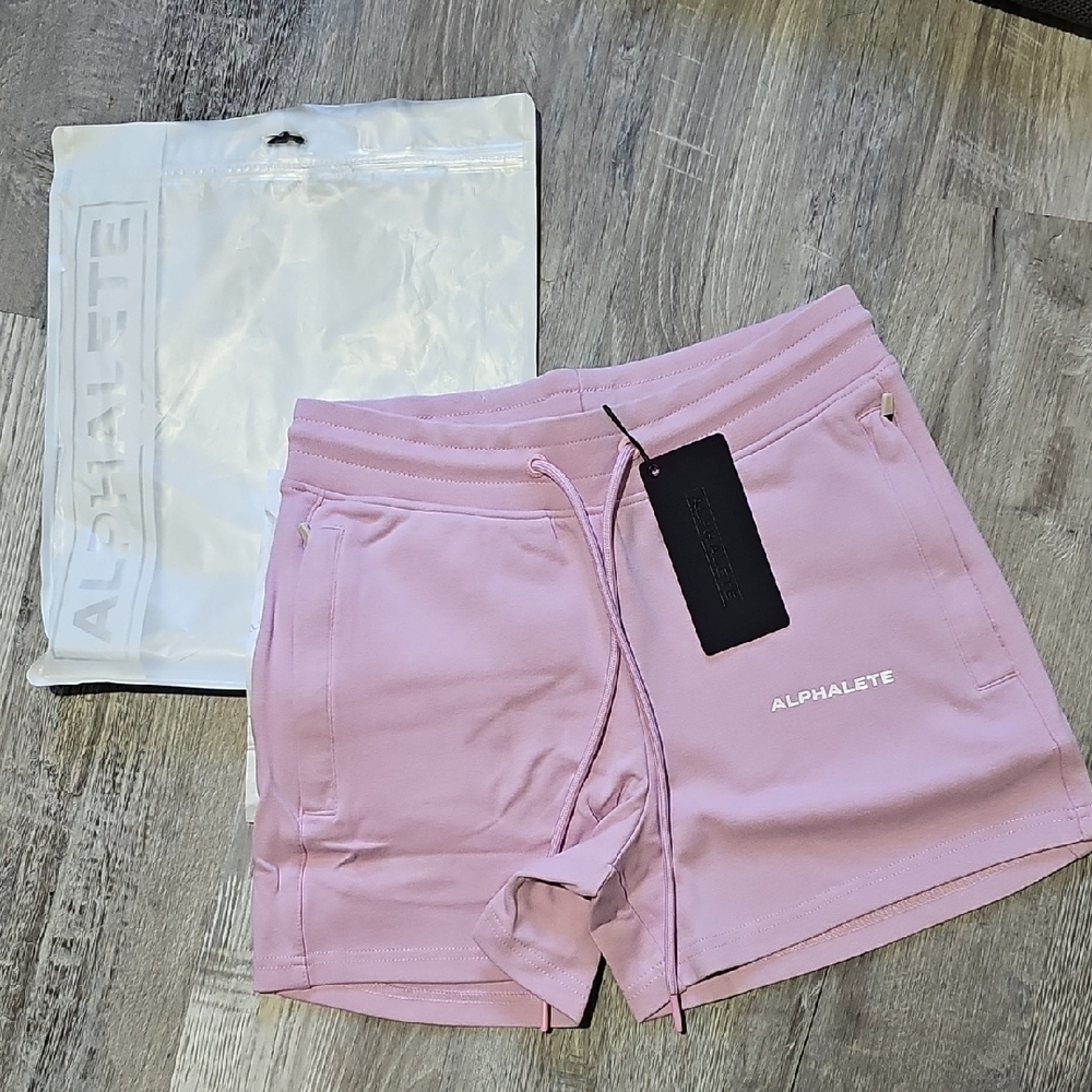 NWT Alphalete Women's Essential Core Shorts Shorts in Bloom